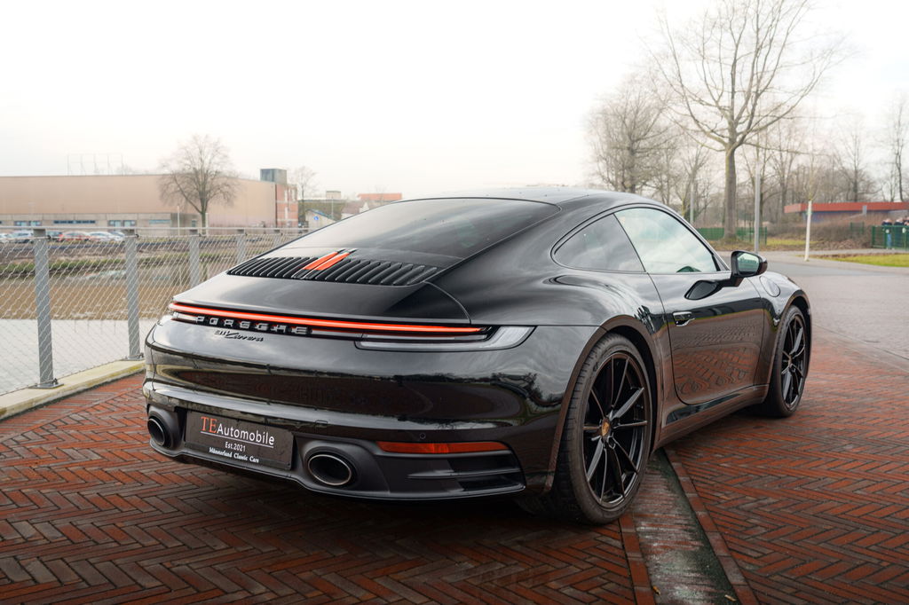 Porsche 992 Carrera