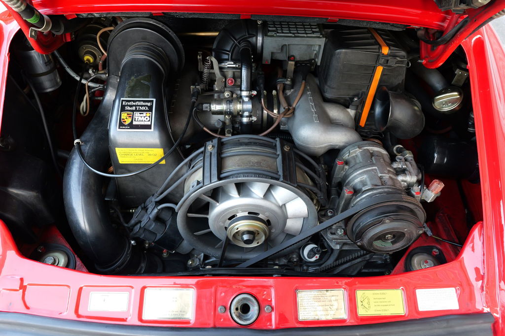 Porsche 911 Carrera 3.2 (US)