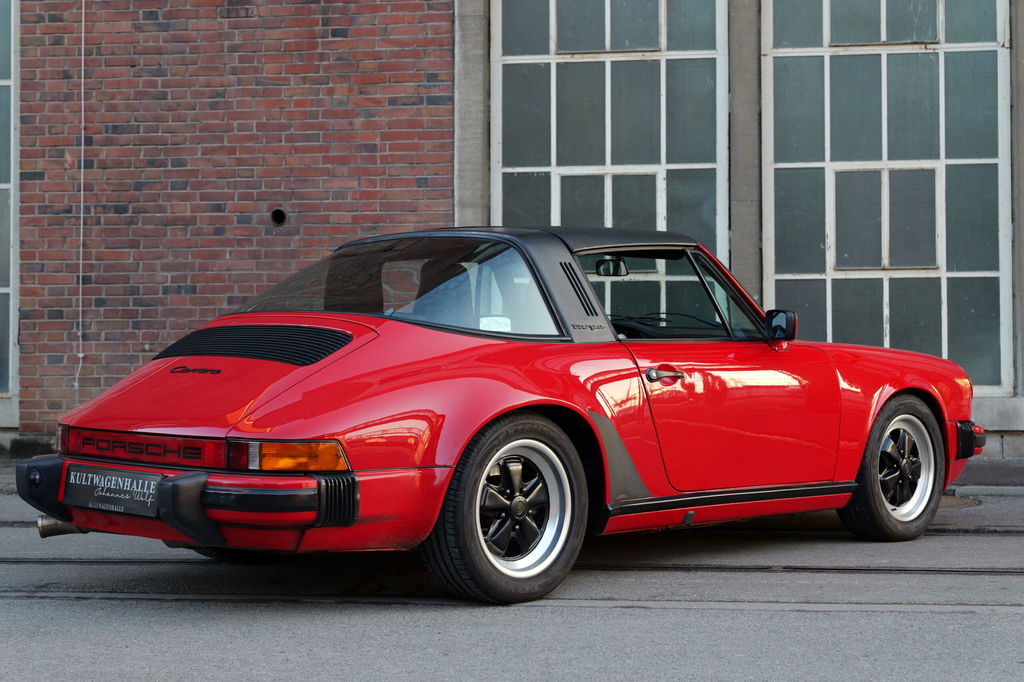 Porsche 911 Carrera 3.2 (US)