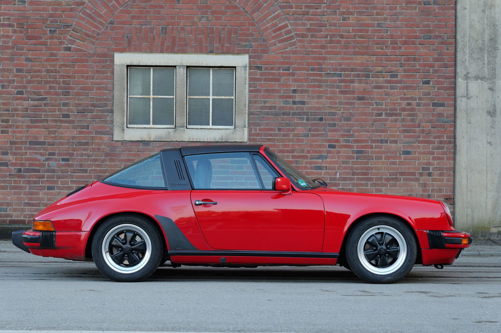 Porsche 911 Carrera 3.2 (US)