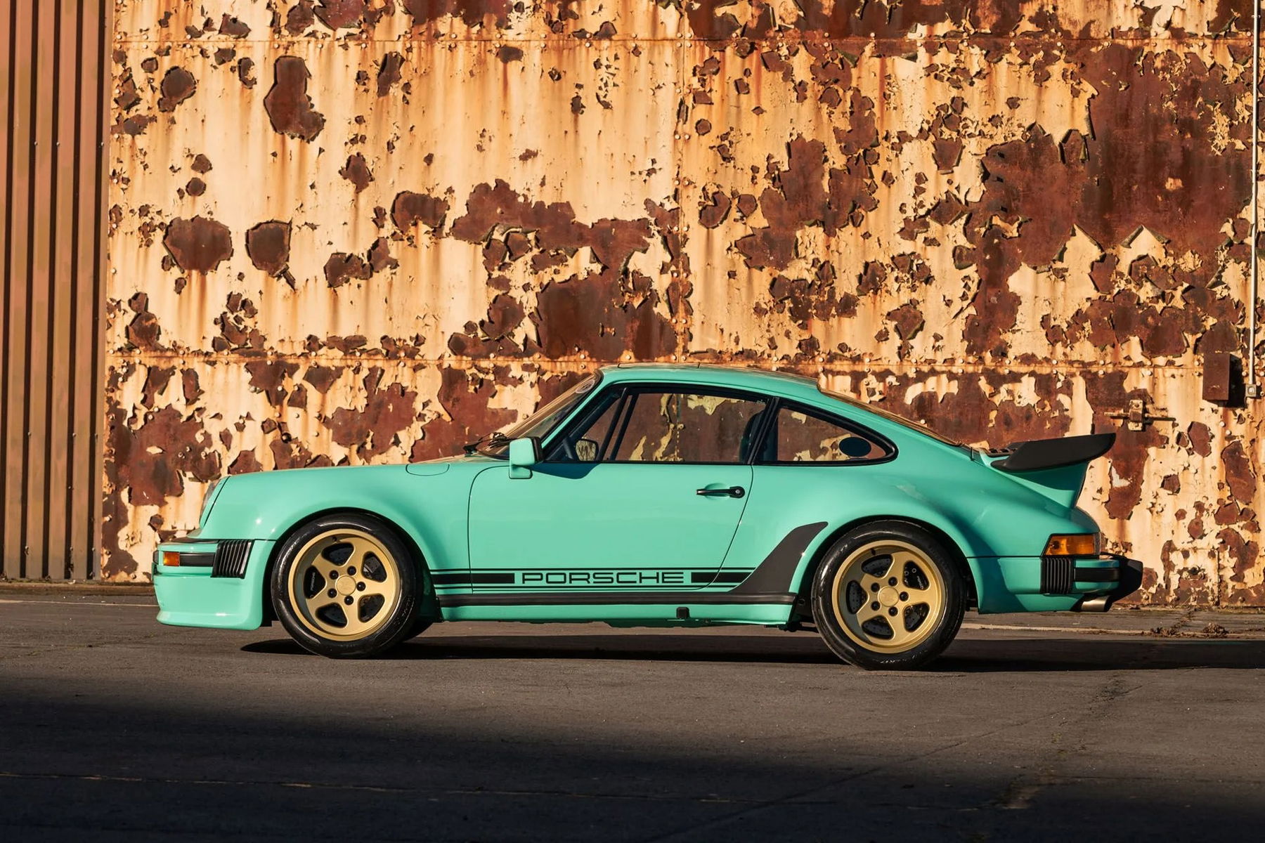 Porsche 911 TAG Turbo by Lanzante