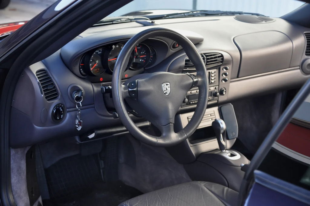 Porsche 996 Carrera 4