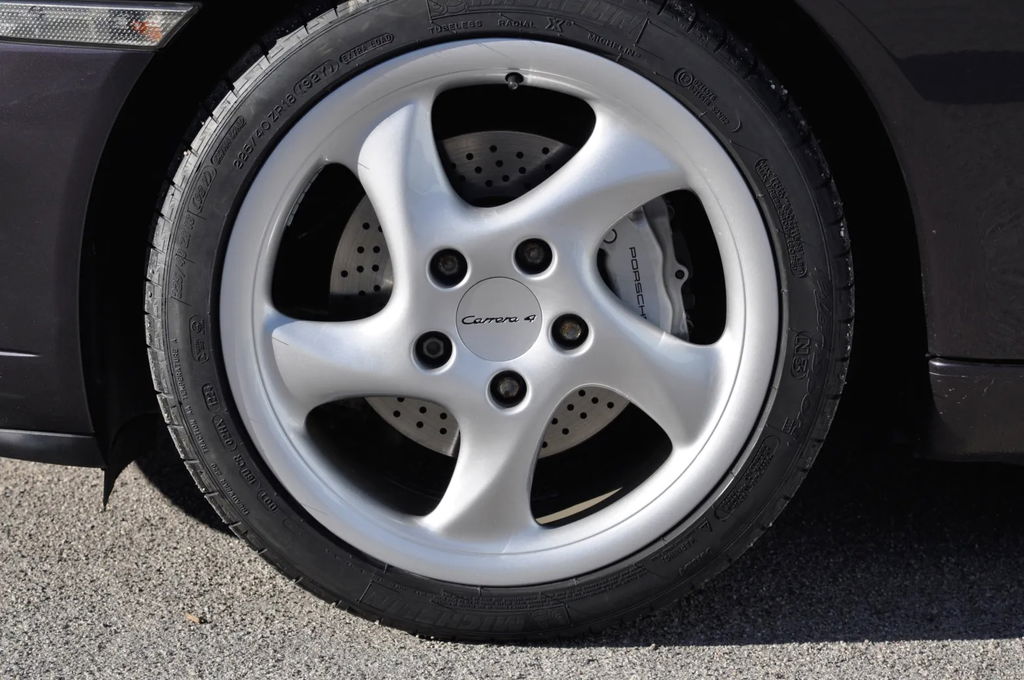 Porsche 996 Carrera 4