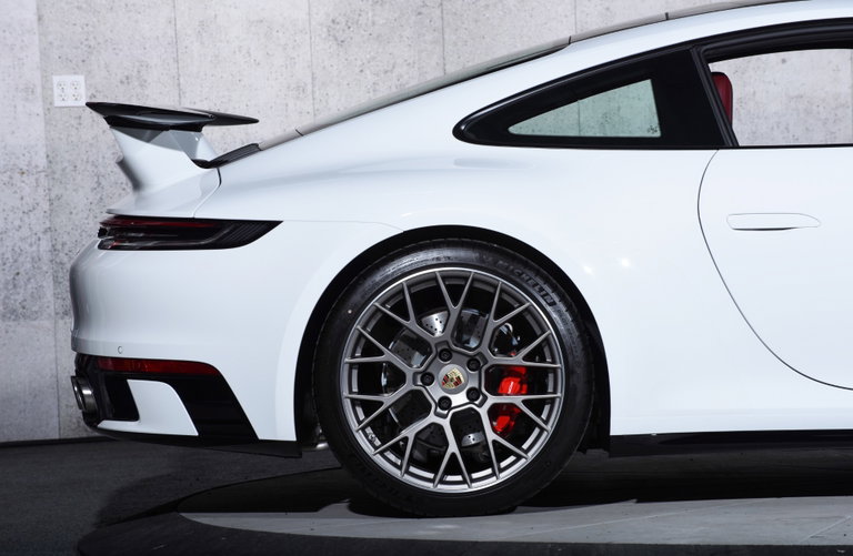 Porsche 992 Carrera 4S