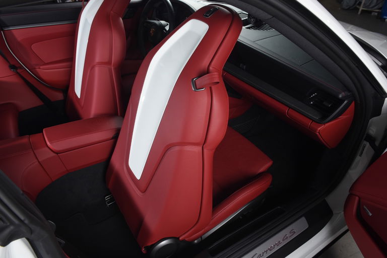 Porsche 992 Carrera 4S