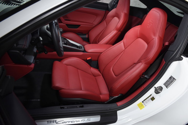 Porsche 992 Carrera 4S