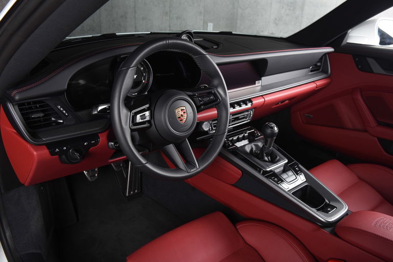 Porsche 992 Carrera 4S