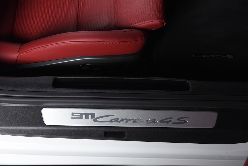 Porsche 992 Carrera 4S