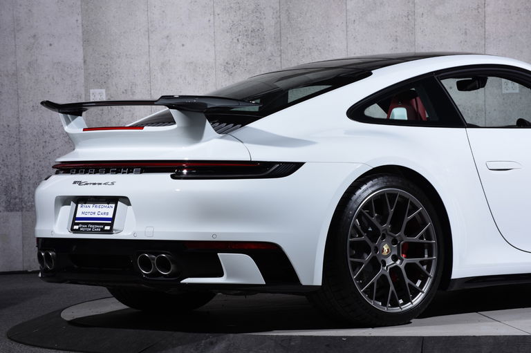 Porsche 992 Carrera 4S