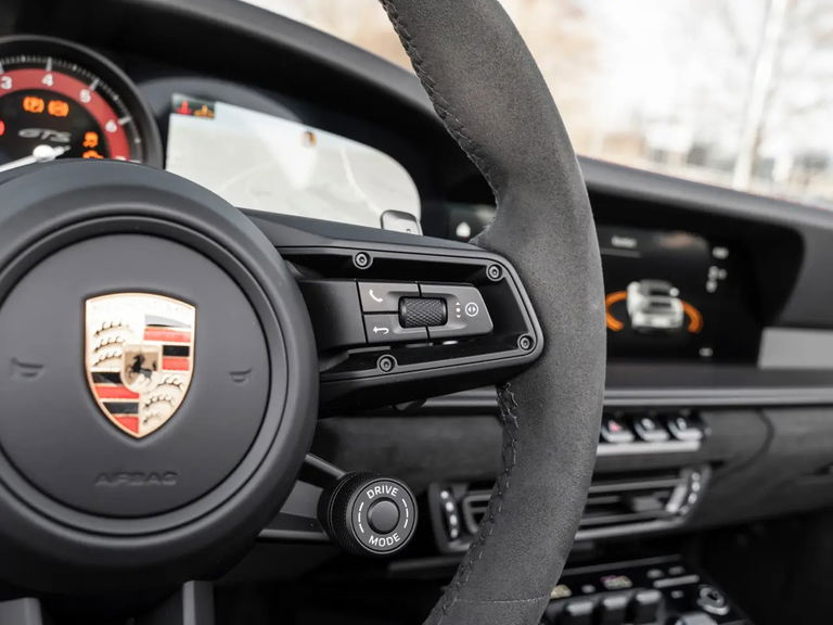 Porsche 992 Carrera 4 GTS