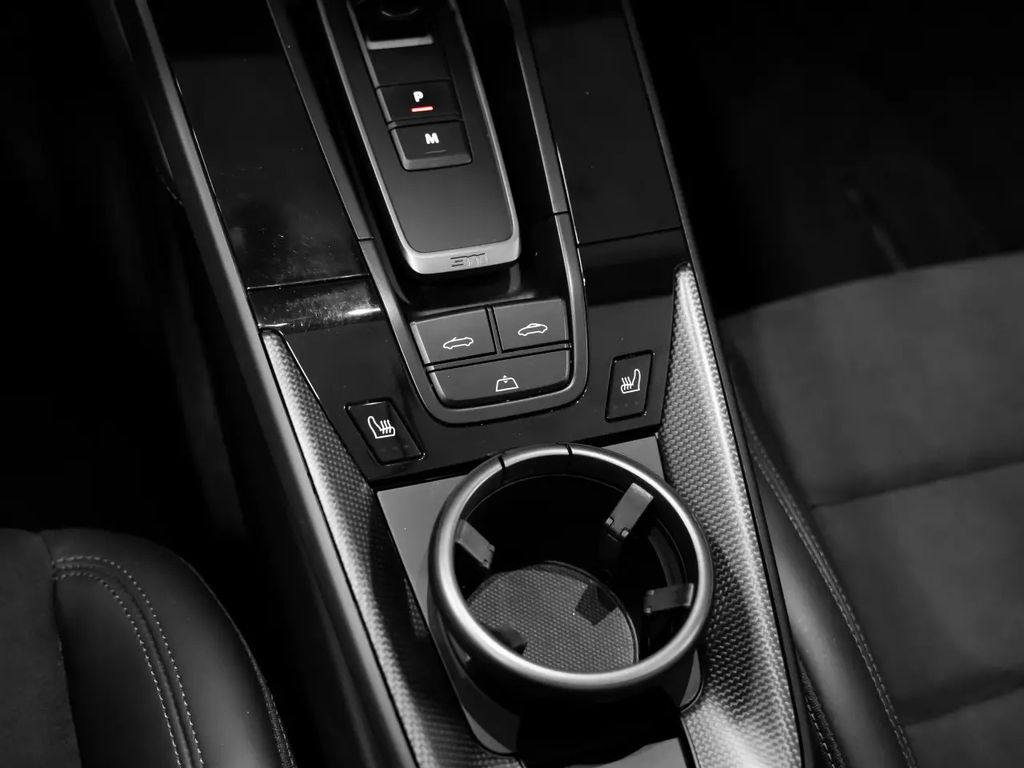 Porsche 992 Carrera 4 GTS