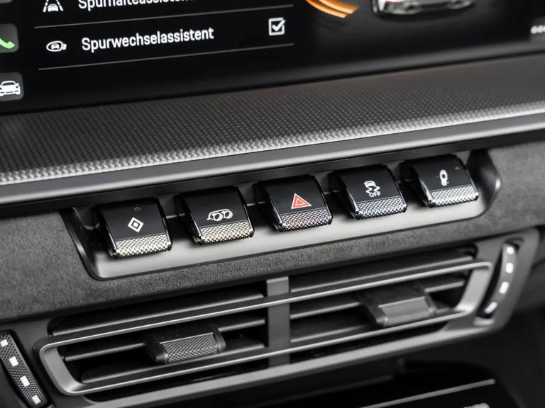 Porsche 992 Carrera 4 GTS