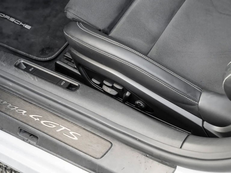 Porsche 992 Targa 4 GTS