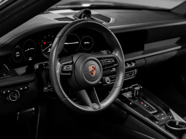 Porsche 992 Carrera 4 GTS