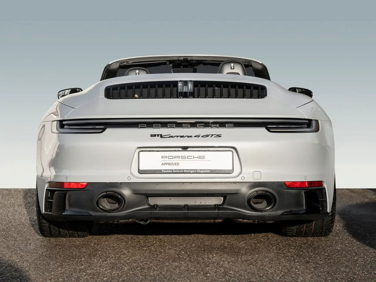 Porsche 992 Carrera 4 GTS