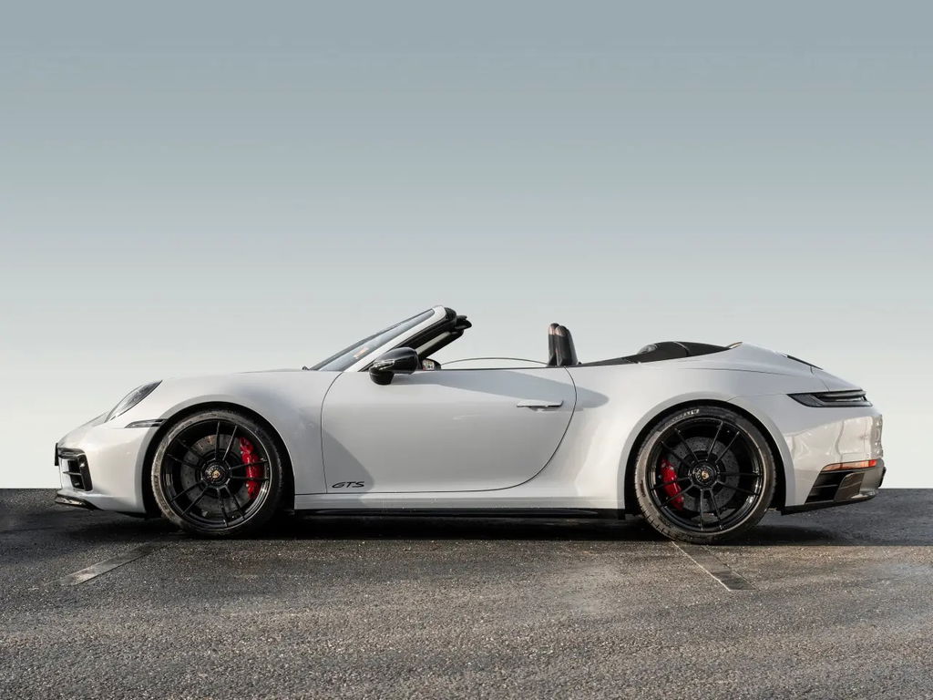 Porsche 992 Carrera 4 GTS