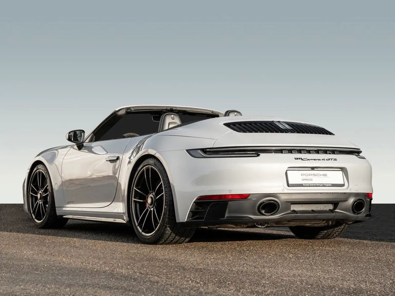 Porsche 992 Carrera 4 GTS