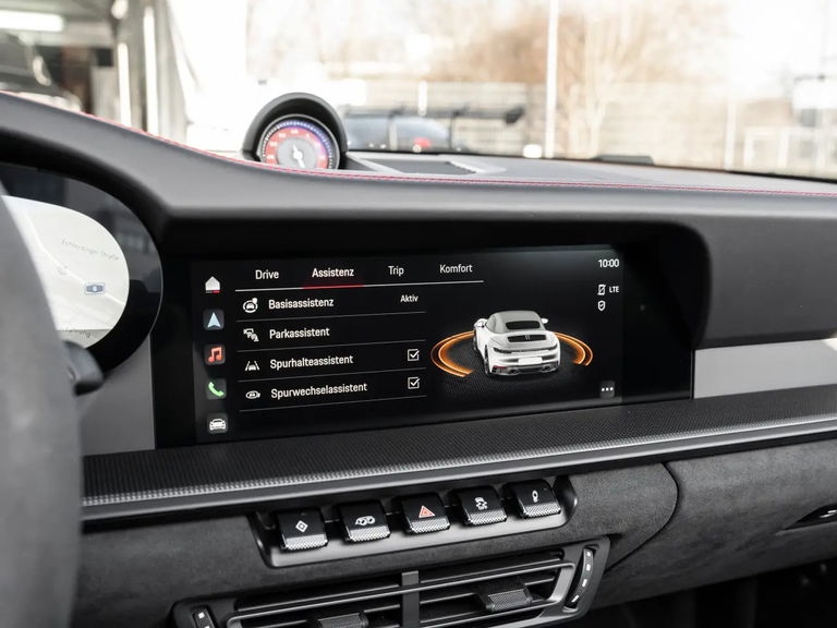 Porsche 992 Carrera 4 GTS