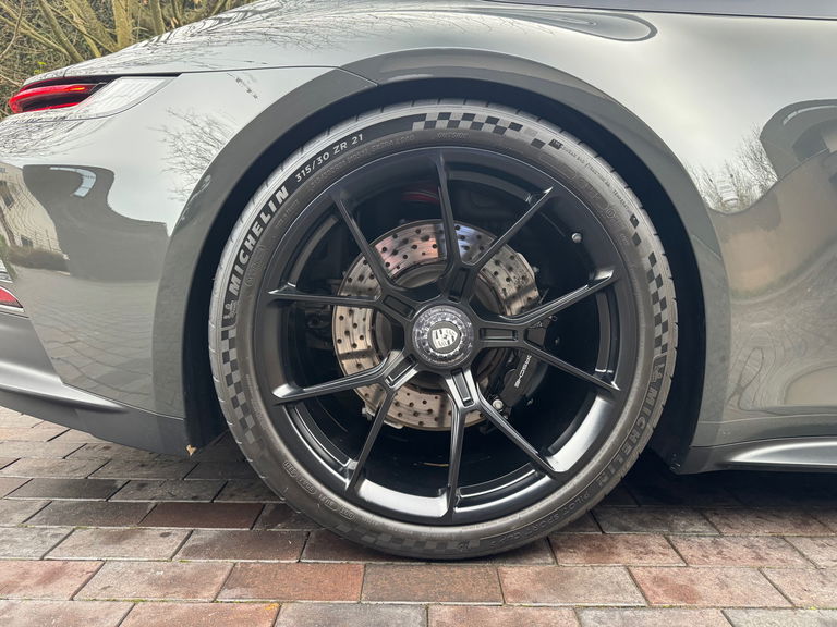 Porsche 992 GT3 Touring