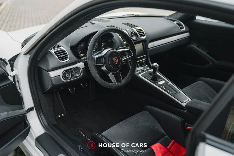 Porsche 981 Cayman GT4