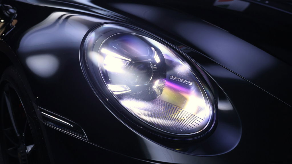 Porsche 992 Carrera 4 GTS