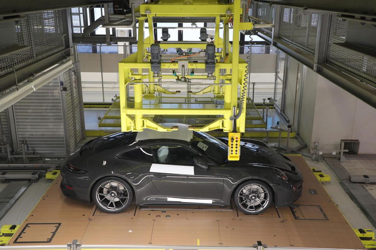 Porsche 992 GT3 Touring