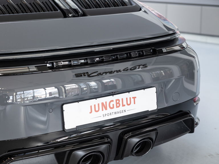 Porsche 992.2 Carrera 4 GTS