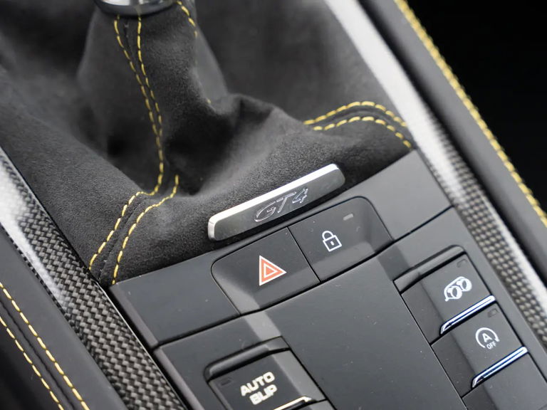 Porsche 718 Cayman GT4