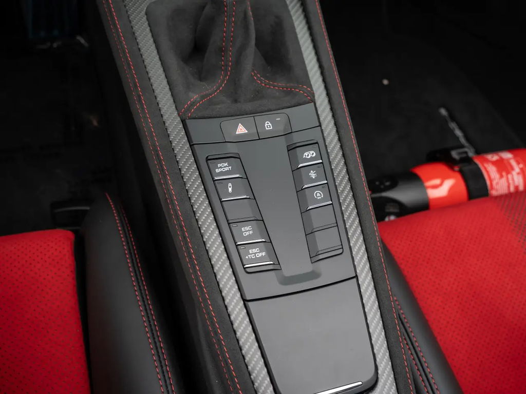 Porsche 718 Spyder RS