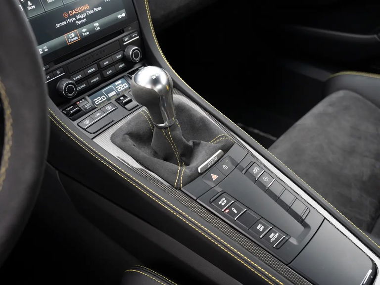 Porsche 718 Cayman GT4