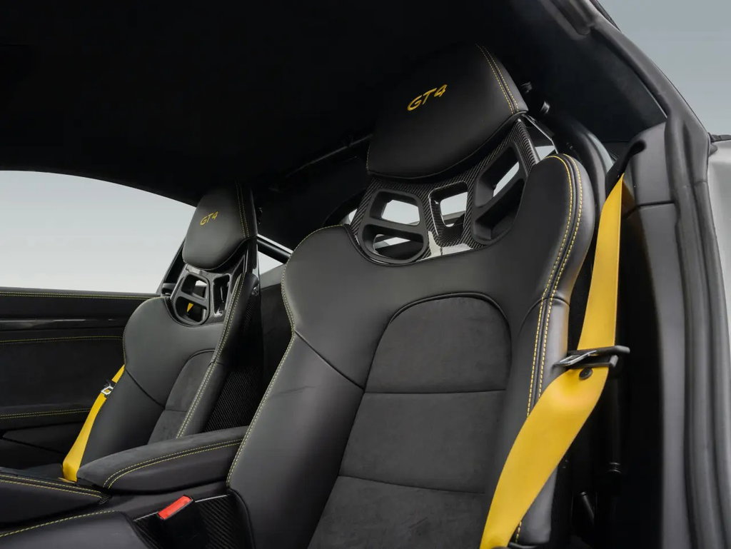 Porsche 718 Cayman GT4
