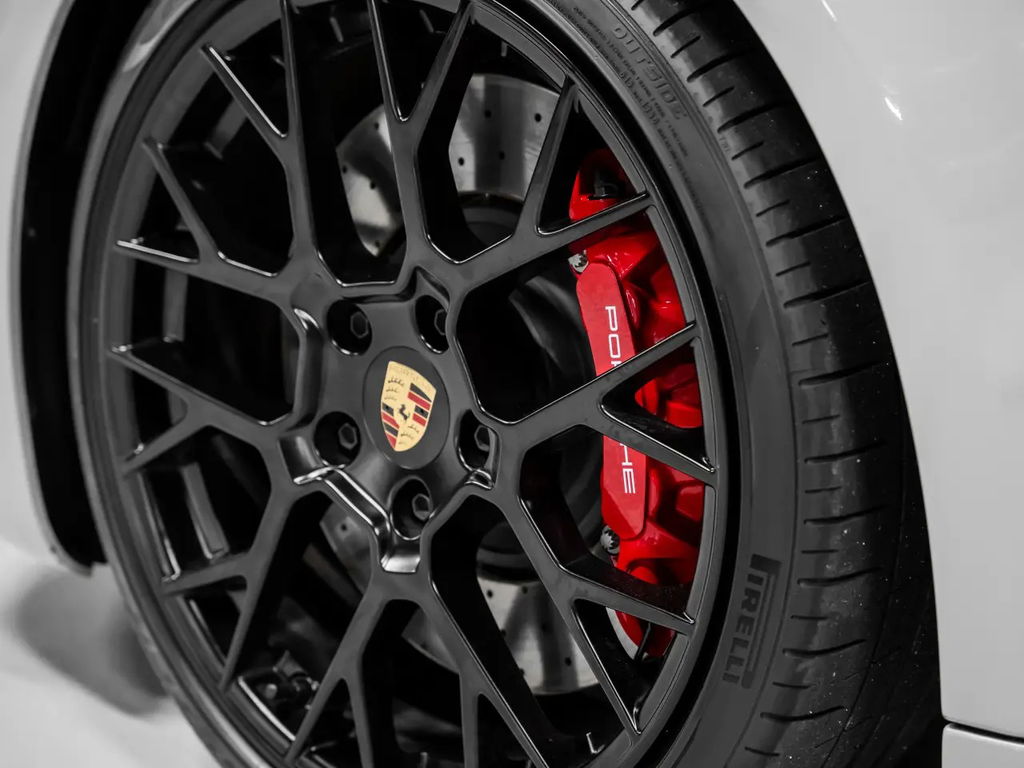 Porsche 992 Carrera GTS