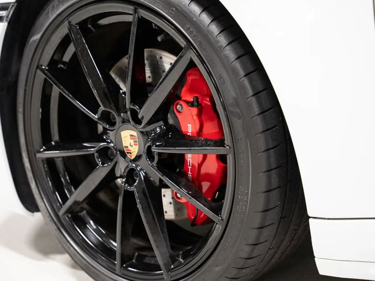 Porsche 992 Carrera 4S