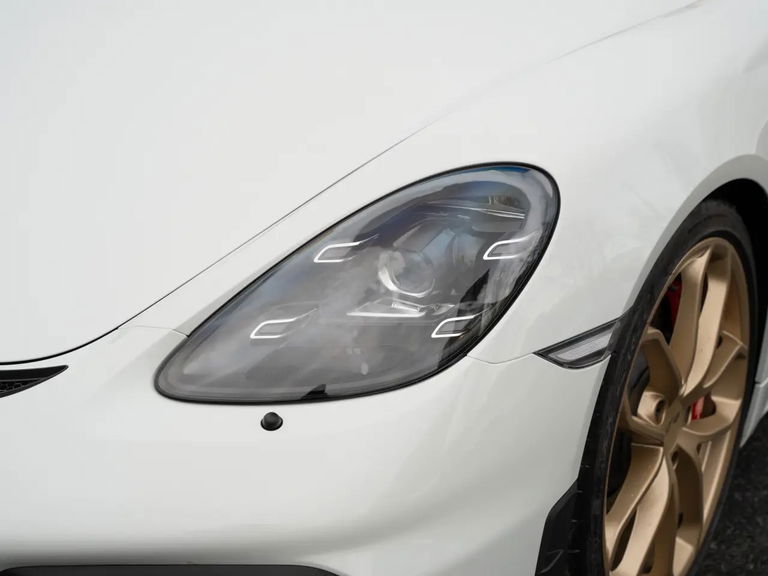 Porsche 718 Cayman GT4