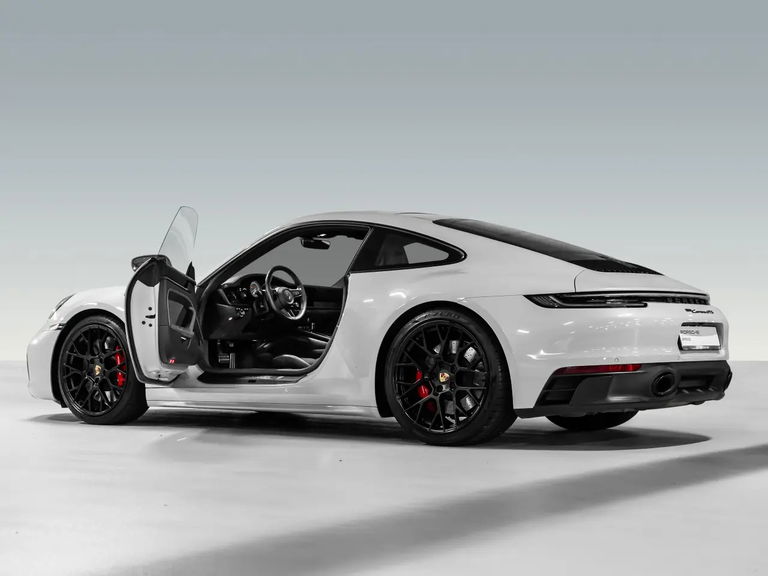 Porsche 992 Carrera GTS