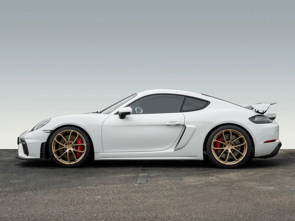 Porsche 718 Cayman GT4