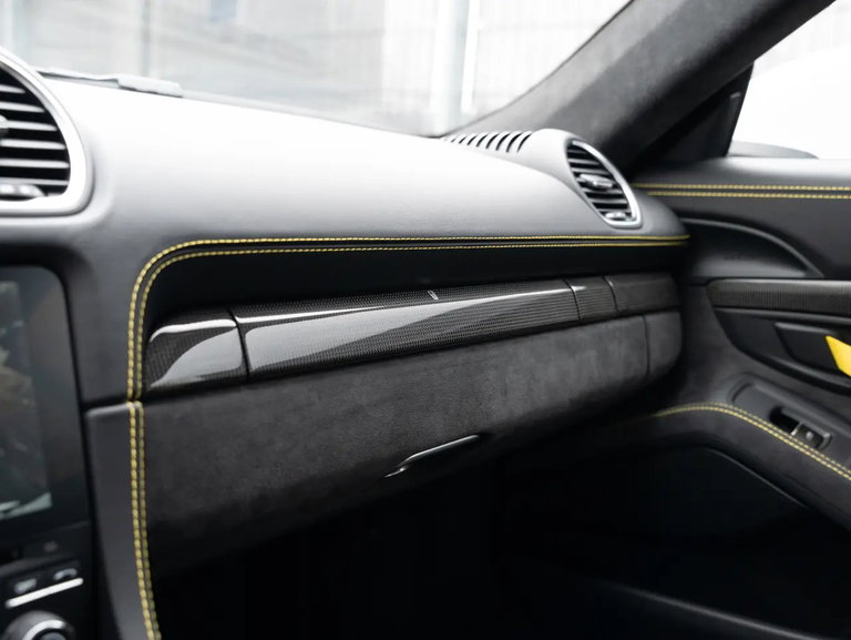 Porsche 718 Cayman GT4