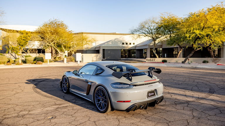 Porsche 718 Cayman GT4 RS