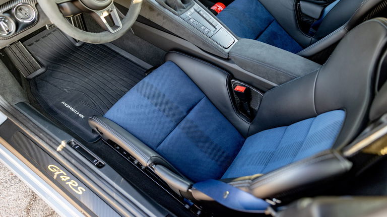 Porsche 718 Cayman GT4 RS