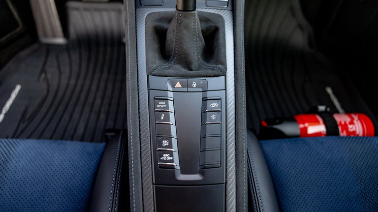 Porsche 718 Cayman GT4 RS