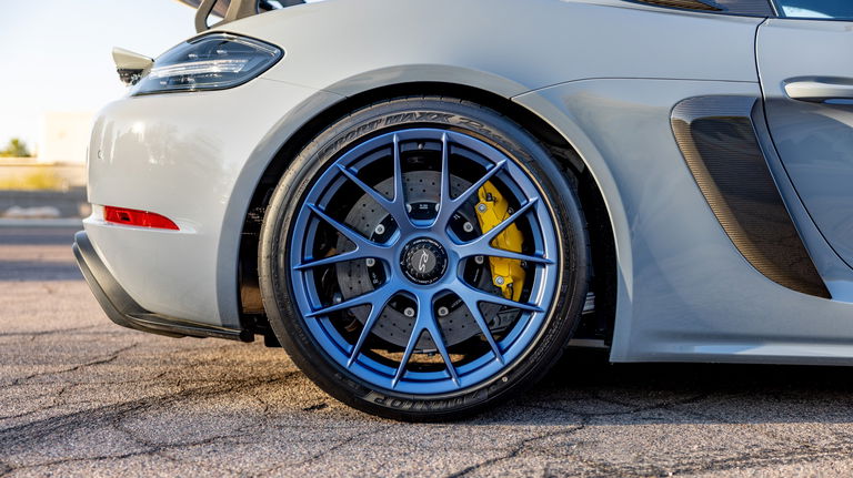 Porsche 718 Cayman GT4 RS