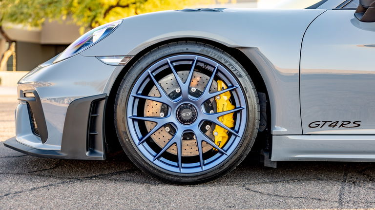 Porsche 718 Cayman GT4 RS