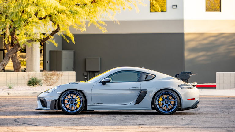Porsche 718 Cayman GT4 RS