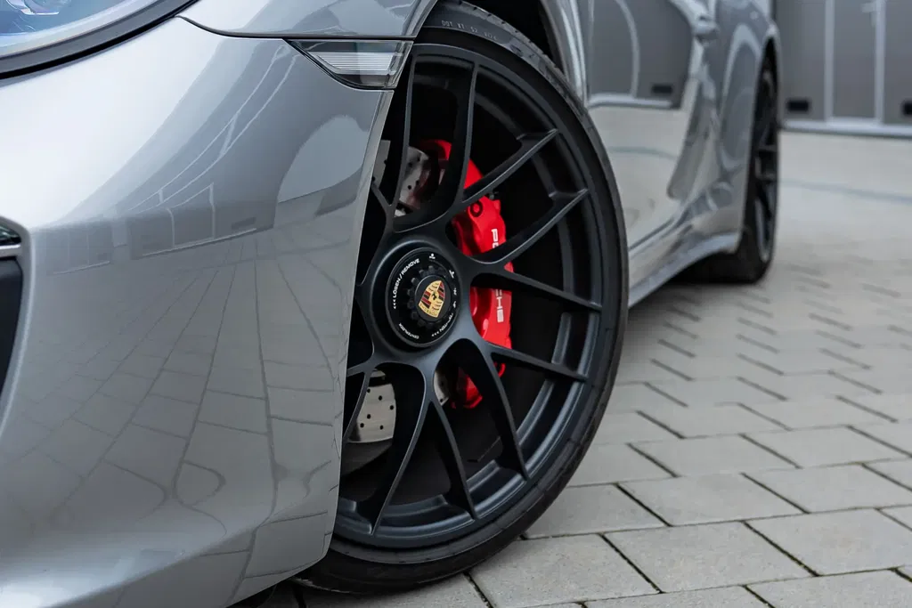 Porsche 991.2 Carrera GTS