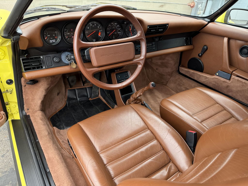 Porsche 911 Carrera 3.2 Speedster (US)