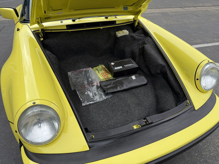 Porsche 911 Carrera 3.2 Speedster (US)