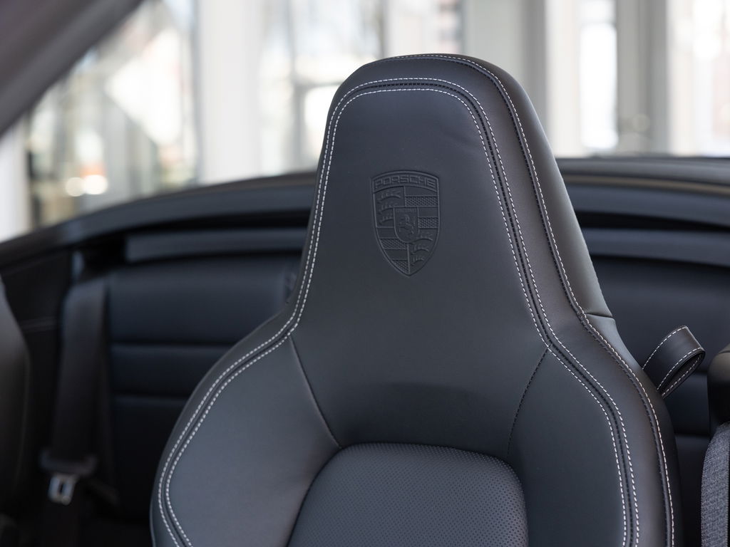 Porsche 992.2 Carrera 4 GTS