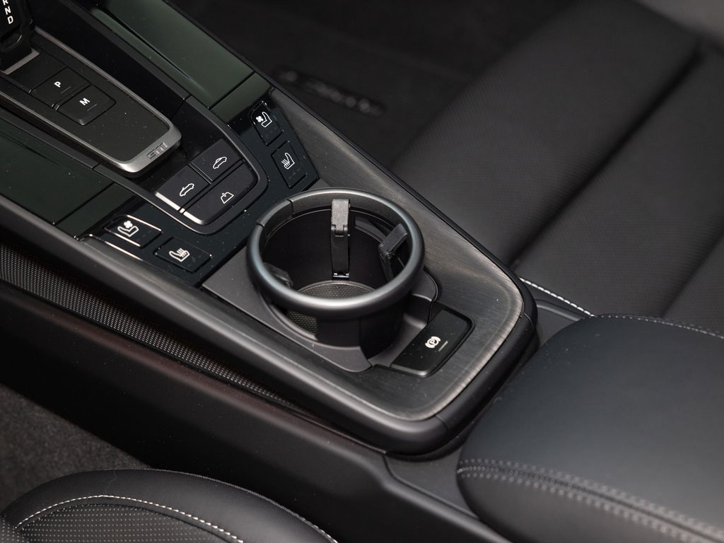 Porsche 992.2 Carrera 4 GTS