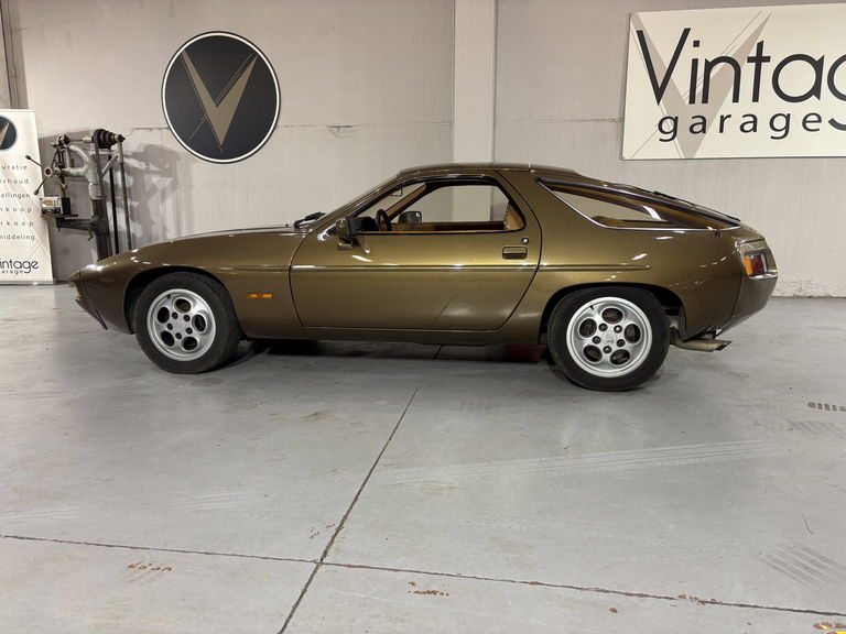 Porsche 928