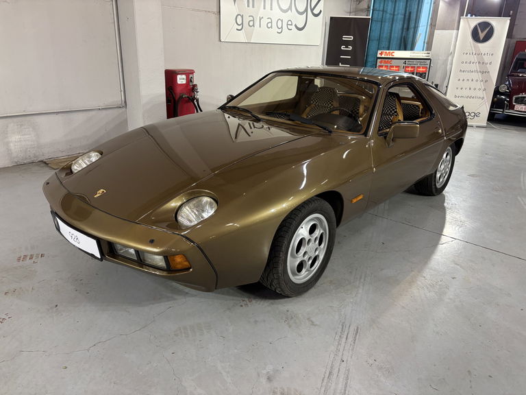 Porsche 928